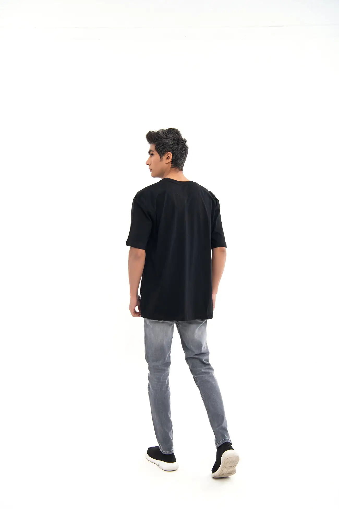 CREW NECK T-SHIRT WITH PATCH POCKET