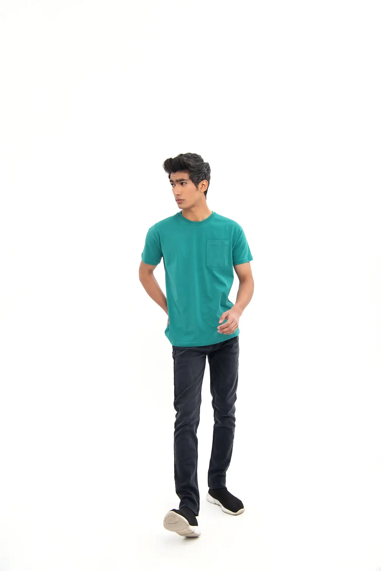 CREW NECK T-SHIRT WITH PATCH POCKET