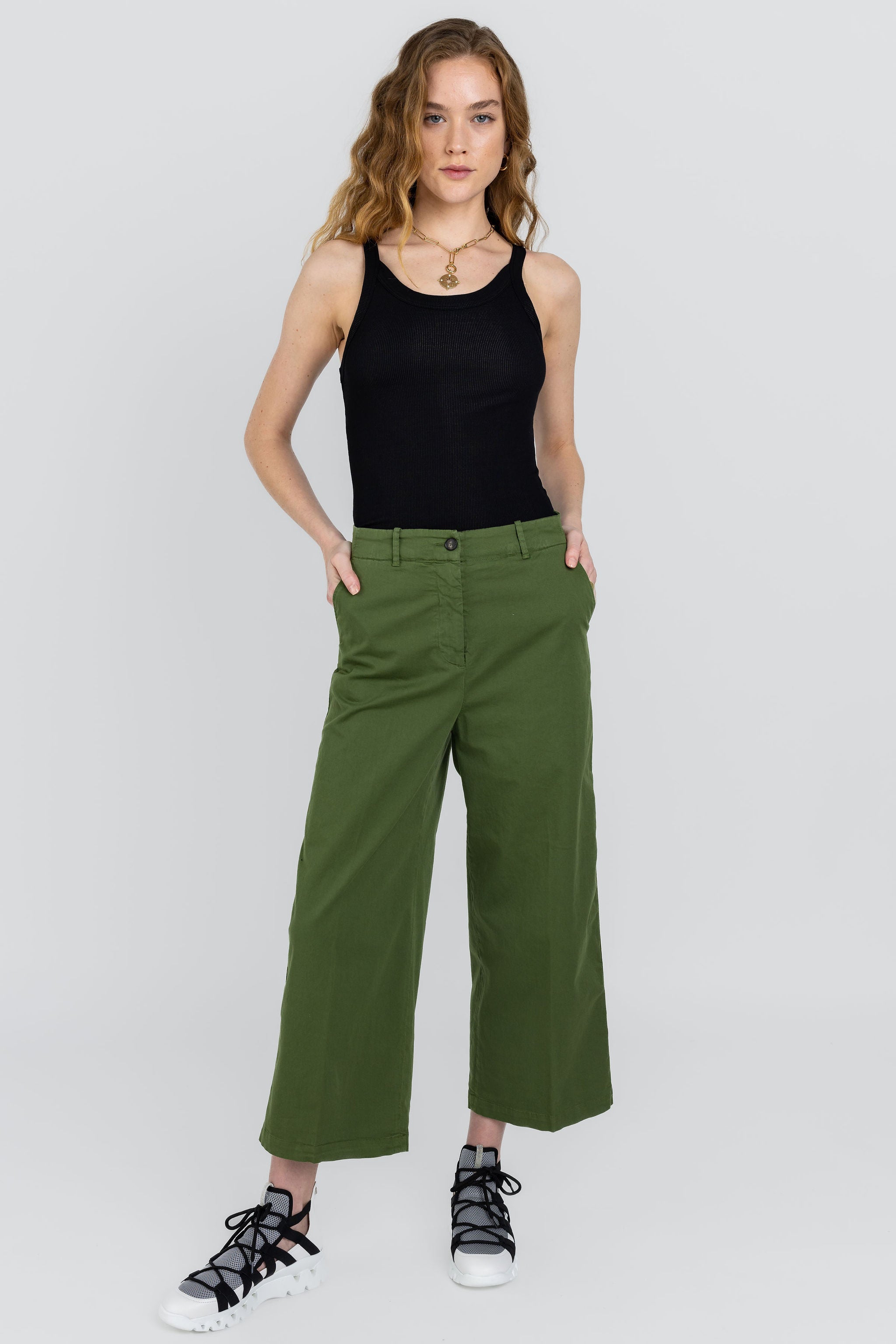 Cropped Cotton Trouser Pant in Algae Green