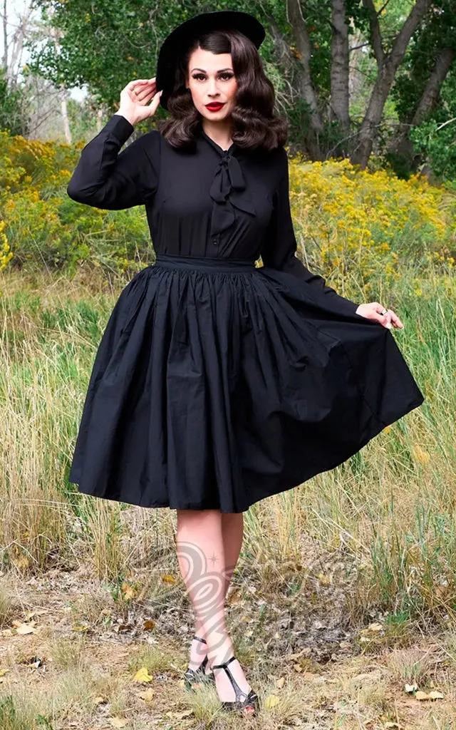 Retrolicious Helen Retro Blouse in Black - S,XL & 2XL left