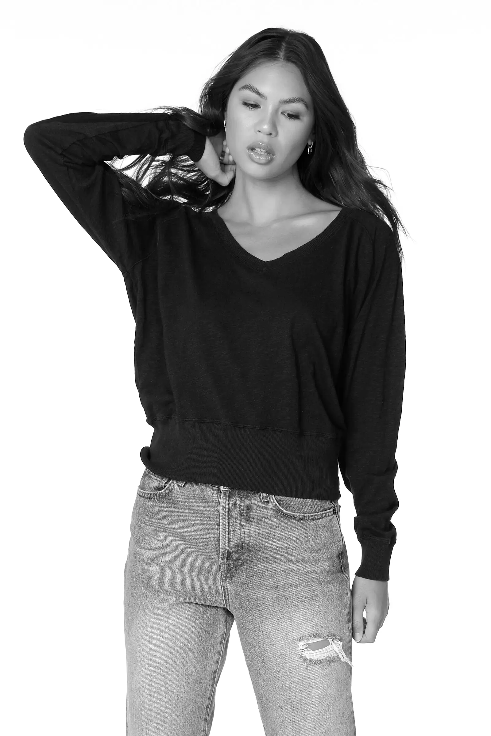 V-NECK RAGLAN LONG SLEEVE